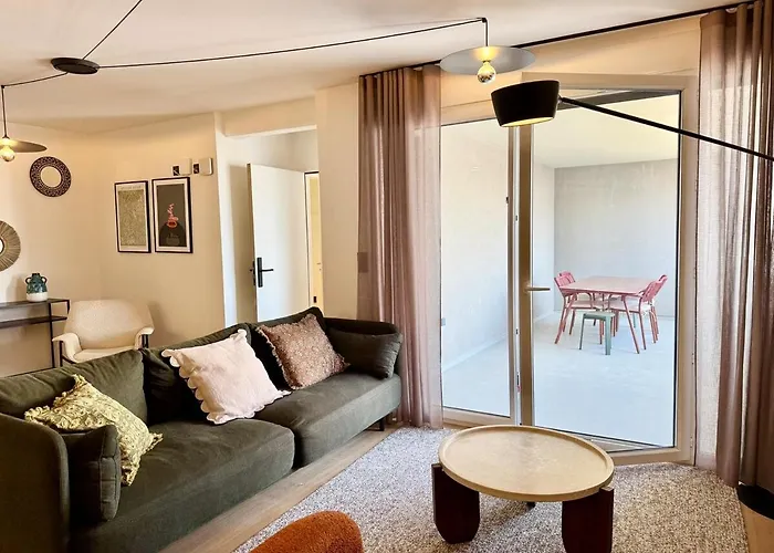 We Live Sharies A301 Apartment