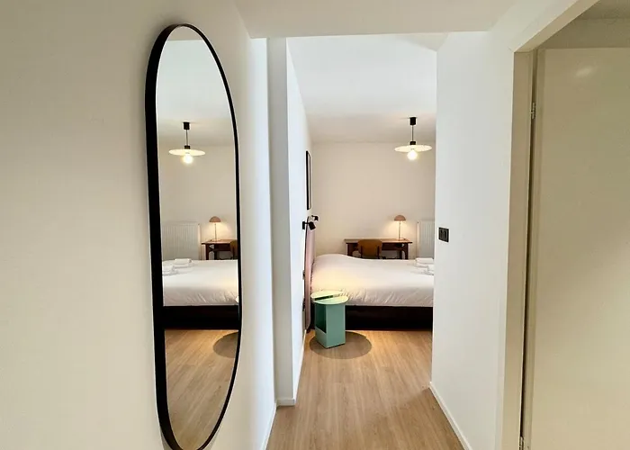 We Live Sharies A301