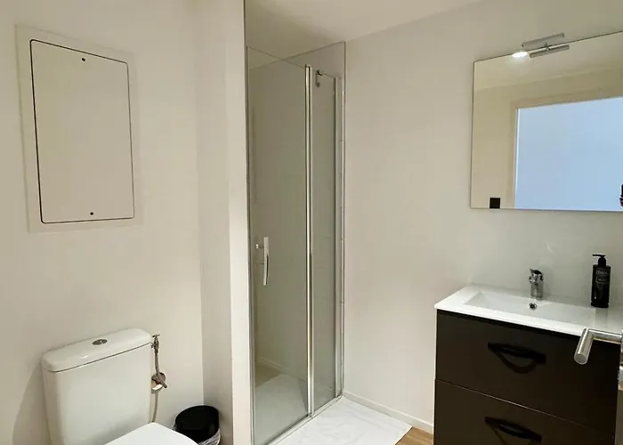 Apartment We Live Sharies A301 *